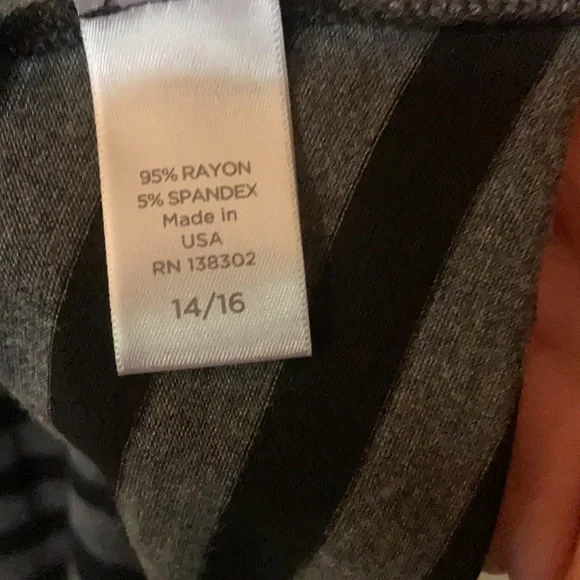 Avenue black and grey stripe floral top size 14/16 - Picture 5 of 6